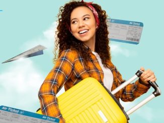 Cartaz do Concurso Representa SA e Copastur: Indique e ganhe bolsa de intercâmbio, com informações de como entrar na disputa.