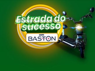Uma moto Baston elétrica, na cor verde vibrante, ilumina o caminho em direção a um futuro mais sustentável. A estrada se estende ao horizonte, representando as infinitas possibilidades que te aguardam no Mercado Sempre Mais de Floripa em parceria com a Baston.