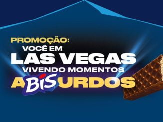 Uma barra de chocolate Bis quebrada ao meio com pedaços flutuando, sobre um fundo azul escuro iluminado por um holofote. O texto "PROMOÇÃO: VOCÊ EM LAS VEGAS VIVENDO MOMENTOS ABISURDOS" aparece em destaque.