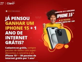 Anúncio promocional da Claro para o "Clube Giga Premiado". O fundo é vermelho e destaca a chance de ganhar um iPhone 15 e um ano de internet grátis. O texto principal convida o leitor a se cadastrar gratuitamente e comprar pacotes de dados com superdescontos para concorrer. À direita, uma pessoa expressa entusiasmo, segurando um smartphone, simbolizando o prêmio. O design utiliza cores vibrantes como vermelho, amarelo e branco.