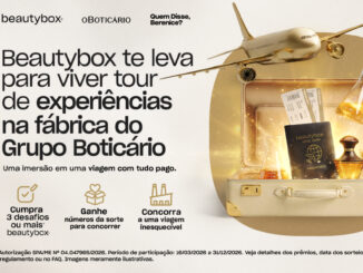 Anúncio publicitário da Beautybox sobre uma promoção que oferece uma viagem com tudo pago para conhecer a fábrica do Grupo Boticário. A imagem destaca um avião dourado sobrevoando uma mala aberta com perfumes, passaporte e frascos de laboratório.