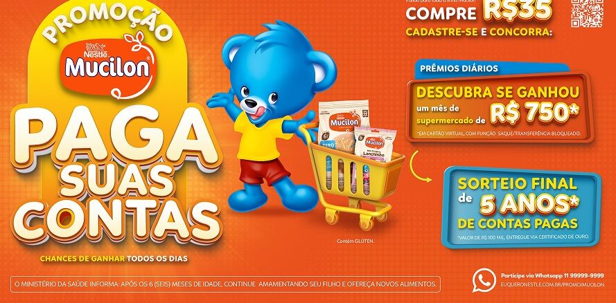 Promoção Mucilon Paga Suas Contas Banner publicitário da Promoção Mucilon Paga Suas Contas apresentando o mascote urso azul empurrando um carrinho de compras com produtos da marca. O fundo é laranja e o texto informa prêmios de R$750 e sorteio final de 5 anos de contas pagas.