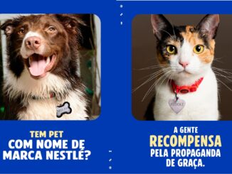 Imagem publicitária com fundo azul composta por duas fotos de animais de estimação. À esquerda, um cachorro Border Collie marrom e branco sorri usando uma placa de identificação com o nome Nescau. À direita, uma gata tricolor usa uma coleira com pingente em formato de coração com o nome KitKat. O texto questiona se existem pets com nomes de marcas da Nestlé e informa que a empresa recompensa essa propaganda espontânea.