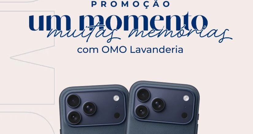 PROMOÇÃO OMO LAVANDERIA UM MOMENTO, MUITAS MEMÓRIAS DOIS IPHONES Banner promocional da campanha Um momento muitas memórias com OMO Lavanderia apresentando dois aparelhos iPhone azuis sobre um fundo claro.