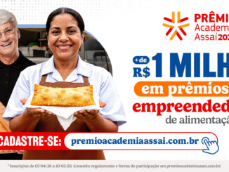 Duas mulheres sorridentes, uma segurando uma cesta de pães e outra um pastel grande, ao lado de um texto publicitário sobre o Prêmio Academia Assaí 2026 que oferece mais de R$1.000.000,00 em prêmios.