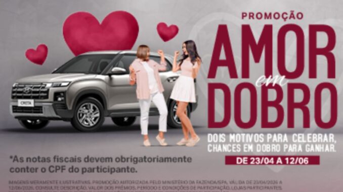 Banner publicitário da promoção Amor em Dobro com um carro SUV prata, duas mulheres celebrando e corações vermelhos flutuando sobre fundo cinza.