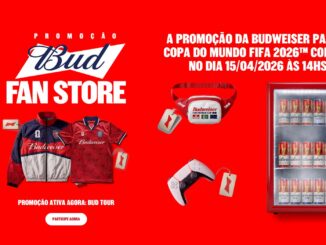Promoção Bud Fan Store da Budweiser para a Copa do Mundo FIFA 2026, com início em 15/04/2026 às 14h, apresentando prêmios como roupas esportivas, bolsa pochete, controle de videogame e adega repleta de latas de cerveja.