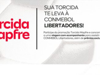 Banner promocional da Torcida Mapfre com fundo que mostra a textura de uma bola de futebol em tons de cinza. O texto destaca que a torcida leva o participante para a CONMEBOL Libertadores e convida a concorrer a uma viagem com acompanhante e prêmios exclusivos.