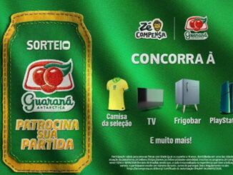 Anúncio da promoção Sorteio Patrocina Sua Partida do Guaraná Antarctica e Zé Compensa. O fundo verde destaca um aplique em formato de lata com o nome da campanha e imagens de prêmios como uma camisa da seleção, TV, frigobar e videogame.
