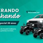 Banner promocional da campanha Cooperando e Ganhando, Edição Especial 30 Anos, do Sicoob Crediserra, com imagens de uma VW Saveiro Robust Modelo 2027 e quatro quadriciclos Terrox 400L como prêmios.