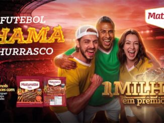 Peça publicitária da promoção Futebol Chama Churrasco da Maturatta Friboi, com três pessoas comemorando em frente a um estádio, produtos da marca e destaque para R$1.000.000,00 em prêmios.