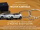 Peça publicitária com fundo dourado que destaca a promoção de uma pulseira Hector Albertazzi e o sorteio de dois carros Volvo EX30 Ultra brancos para compras acima de R$900.