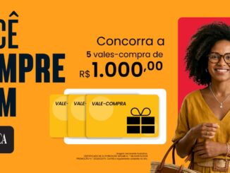 Peça publicitária da Joalheria Exótica com fundo laranja, apresentando mulher sorridente usando óculos e roupa amarela, ao lado de três vales-compra amarelos e a frase "Você Sempre Bem".