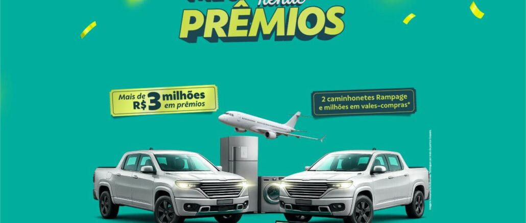 Imagem publicitária de campanha promocional com fundo verde exibindo duas caminhonetes prateadas, eletrodomésticos, eletrônicos e um avião comercial em decolagem.