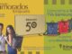 Imagem publicitária da Promoção Namorados Ibirapuera. A composição apresenta um casal sorridente carregando mochilas, uma televisão de tela plana com o selo de cinquenta anos do shopping e três modelos de mochilas nas cores azul, vermelha e cinza. O fundo é dividido verticalmente entre as cores amarela e verde.