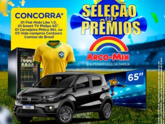 Banner promocional da campanha Seleção de Prêmios do supermercado Arco-Mix, com fundo de estádio de futebol iluminado, exibindo os prêmios sorteados: um Fiat Mobi Like 1.0 preto, uma Smart TV Philips 65 polegadas, uma cervejeira Philco 96 litros, uma camisa da Seleção Brasileira e vales-compras Centauro.