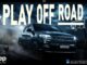 Jeep Compass preto em quadra de basquete ao ar livre à noite, com a frase "Play Off Road" em destaque, uma bola de basquete ao chão e uma tabela de basquete ao fundo, na campanha Jeep patrocinador oficial da NBA.