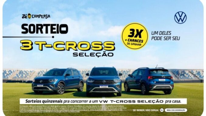 Banner promocional do sorteio Zé Compensa em parceria com Volkswagen, mostrando três unidades do SUV T-Cross Seleção na cor azul estacionadas lado a lado em um campo de futebol, com arquibancadas ao fundo, logotipo da Volkswagen no canto superior direito e selo amarelo destacando 3X mais chances de ganhar.