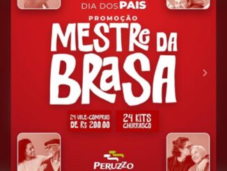 Arte promocional vermelha da Promoção Mestre da Brasa da Peruzzo Supermercados para o Dia dos Pais, com os dizeres Mestre da Brasa em letras brancas, prêmios de 24 vale-compras de R$200,00 e 24 kits churrasco, logotipo da Peruzzo e fotos de pais e filhos se abraçando.