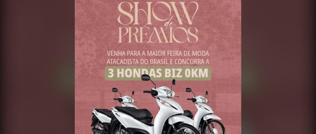 Banner promocional Show de Prêmios Expovest 2026 em Cianorte, Paraná, com três motocicletas Honda Biz 0km na cor branca em fundo rosa antigo, anunciando sorteio durante a feira de moda atacadista.