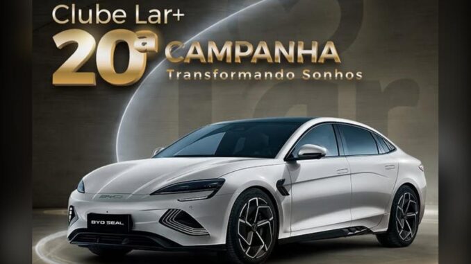 Promoção Clube Lar+ 20ª Campanha Transformando Sonhos, com imagem do carro elétrico BYD Seal branco como prêmio principal.