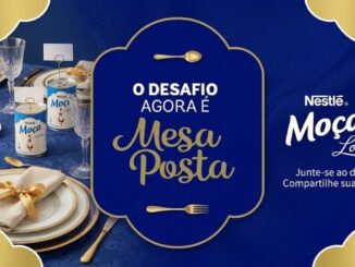 Banner do Desafio Mesa Posta da Comunidade Moça Lovers, da Nestlé, com mesa elegante decorada em azul e dourado.