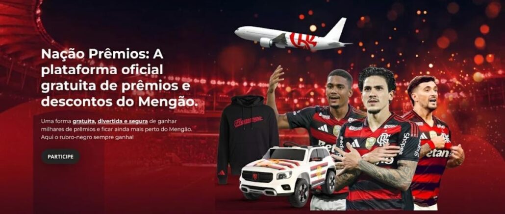 Banner promocional da plataforma Nação Prêmios do Flamengo, com jogadores do clube em uniforme rubro-negro, um avião com a logo do Flamengo, uma caminhonete customizada, um moletom oficial e o estádio ao fundo.