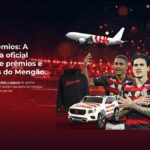Banner promocional da plataforma Nação Prêmios do Flamengo, com jogadores do clube em uniforme rubro-negro, um avião com a logo do Flamengo, uma caminhonete customizada, um moletom oficial e o estádio ao fundo.