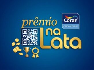 Banner da promoção Prêmio na Lata do Clube da Cor Coral, com fundo azul, letras douradas e QR Code central.
