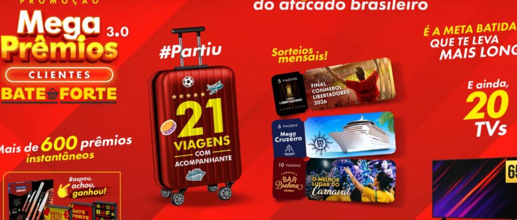 Banner da Promoção Mega Prêmios 3.0 Clientes Bate Forte, com mala vermelha estampada com 21 viagens com acompanhante, sorteios mensais de viagens para a Final da Libertadores 2026, Mega Cruzeiro e Camarote Bar Brahma no Carnaval, mais de 600 prêmios instantâneos e 20 TVs.