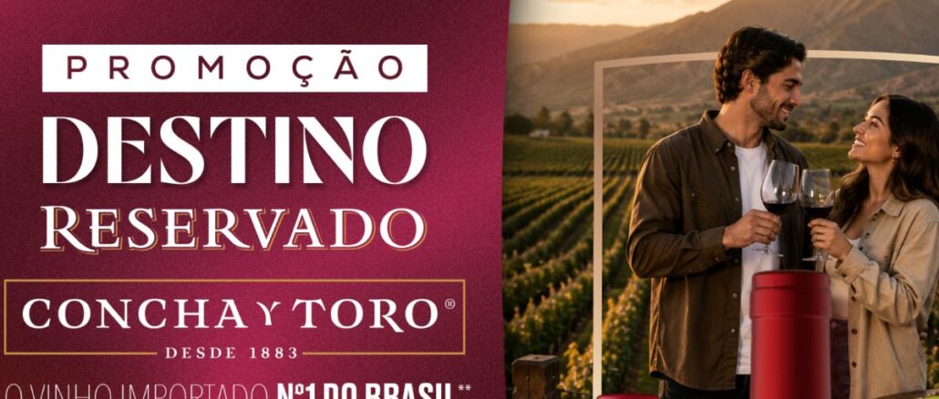 Banner da Promoção Destino Reservado Concha y Toro, com casal brindando com taças de vinho tinto em meio a um vinhedo ao entardecer.