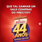 Arte da campanha de aniversário de 44 anos do Supermercado Precito, com fundo vermelho, logotipo da rede e a pergunta sobre ganhar um vale-compras.