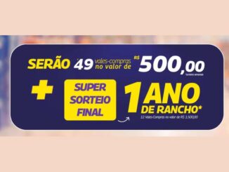 Banner da promoção Aniversário Premiado Perto Atacadista com mulher sorridente abraçando balão roxo em formato de número 2 e anúncio de 49 vales-compras de R$500,00 mais sorteio final de 1 ano de rancho.