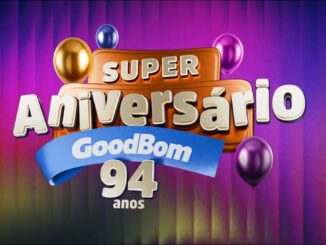 Arte comemorativa do Super Aniversário GoodBom 94 Anos, com balões coloridos e fundo roxo iluminado.