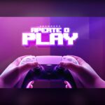 Banner da Promoção Aperte o Play do Atacadão, Carrefour e Sam's Club, com controle de PlayStation 5 em destaque e prêmios como viagem de R$50 mil, PS5 diário e sorteios semanais.