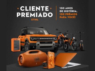 Arte da promoção Cliente Premiado Stihl com o slogan 100 anos de história, 100 prêmios para você, exibindo um Ford Bronco laranja, motocicleta, bicicleta elétrica, patinete elétrico, frigobar, caixa de som JBL, smartphone, smartwatch e notebook, todos em tons de laranja sobre fundo escuro.
