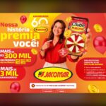 Banner da promoção Nossa História Premia Você, dos Supermercados Jacomar, comemorativa ao aniversário de 60 anos da rede, com prêmios instantâneos via aplicativo Meu Clube Jacomar.