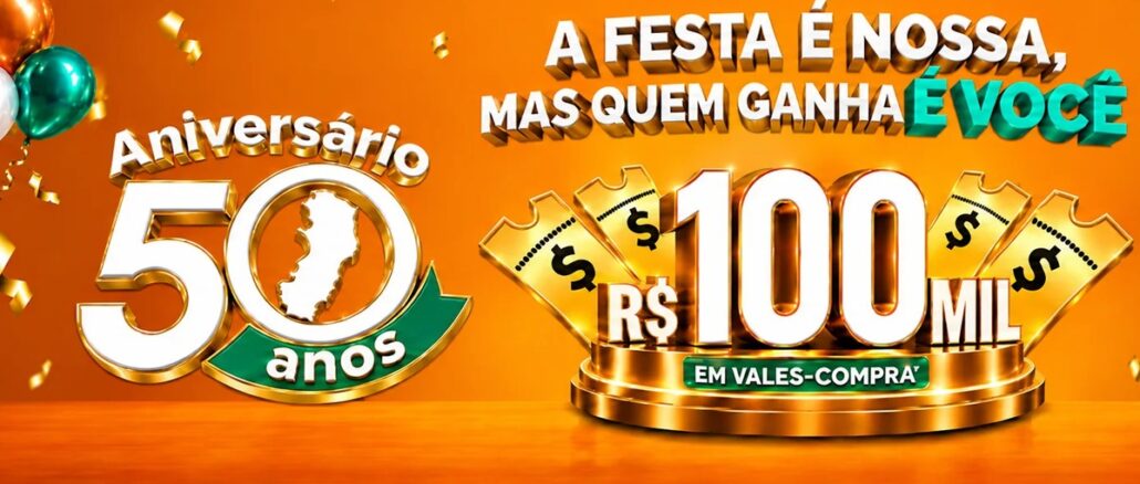 Aniversário de 50 Anos Drogarias Santa Lúcia Arte laranja da promoção Aniversário de 50 Anos Drogarias Santa Lúcia com o selo "Aniversário 50 anos" com o mapa do Espírito Santo, a frase "A festa é nossa, mas quem ganha é você" e o destaque "R$100 mil em vales-compra" sobre um pedestal dourado com cupons.