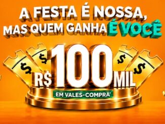 Arte laranja da promoção Aniversário de 50 Anos Drogarias Santa Lúcia com o selo "Aniversário 50 anos" com o mapa do Espírito Santo, a frase "A festa é nossa, mas quem ganha é você" e o destaque "R$100 mil em vales-compra" sobre um pedestal dourado com cupons.