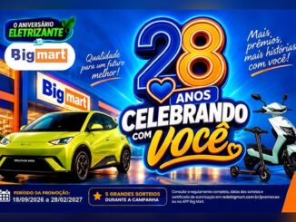 Arte oficial do Aniversário Big Mart 28 anos, com o lettering Celebrando com Você, um BYD Dolphin Mini verde-limão, uma moto elétrica, um patinete elétrico e o quadro de 66 prêmios elétricos.
