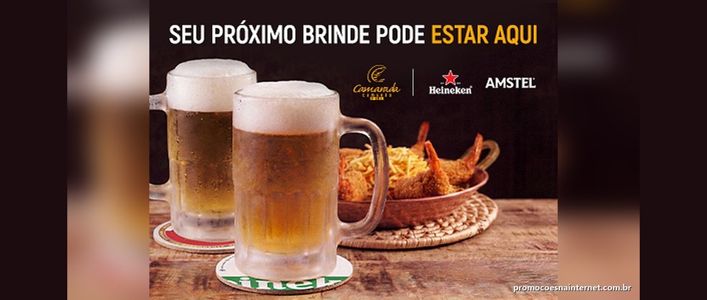 Promoção Camarada Camarão com Heineken e Amstel Dois canecos de chope gelado com colarinho cremoso sobre porta-copos, ao lado de uma travessa de camarões empanados com batata palha, sob o texto "Seu próximo brinde pode estar aqui" e os logotipos Camarada Camarão, Heineken e Amstel.