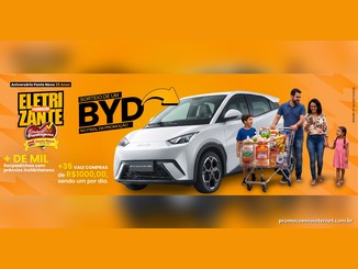 Arte da Promoção Eletrizante do Aniversário de 35 Anos do Ponto Novo Supermercados, com um carro BYD Dolphin Mini branco, uma família com carrinho de compras cheio e a chamada "Sorteio de um BYD no final da promoção" e "+35 vale-compras de R$1000,00, sendo um por dia".