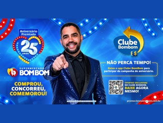 Banner do Aniversário Premiado de 25 anos do Supermercado BomBom, com homem de terno azul brilhante apontando para o leitor, selo em formato de coração com o número 25 e o chamado para baixar o app Clube BomBom.