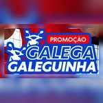 Logotipo da Promoção Galega Galeguinha em azul e branco, com duas motos estilizadas, sobre fundo vermelho