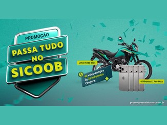 Arte da promoção Passa Tudo no Sicoob com o selo da campanha à esquerda e, à direita, uma moto Honda Bros verde, quatro iPhones 17 Pro Max e um cartão com 40 vales-compra de 25 mil pontos Coopera, sobre fundo verde-água com confetes.
