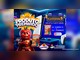 Arte da Promoção Produto Premiado da Rede CompreMais com PlayStation 5, pacotes de Pippo's e o mascote maçã super-herói