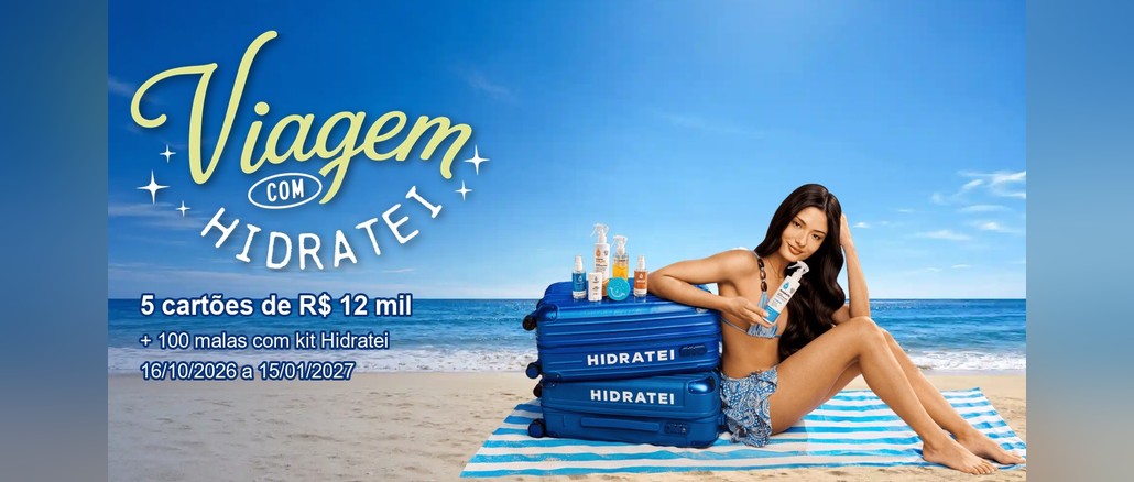 Promoção Viagem com Hidratei Arte da Promoção Viagem com Hidratei com modelo sentada em toalha listrada na praia, ao lado de duas malas azuis Hidratei e produtos finalizadores, com o logo da campanha e os prêmios de cartões de R$12 mil e malas com kit.